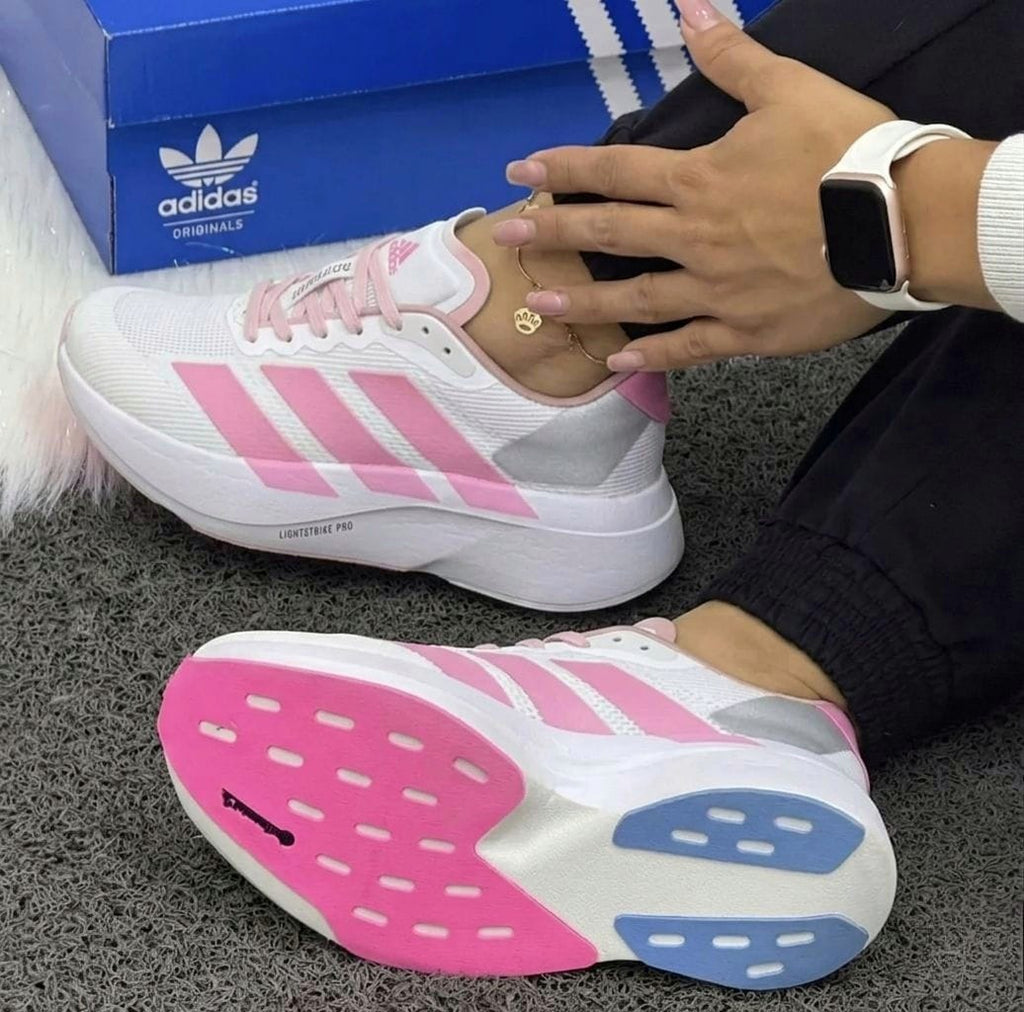 ZAPATILLAS DEPORTIVAS ADIDAS - CAMINA Y CORRE CON LA MÁXIMA COMODIDAD EN CADA PASO