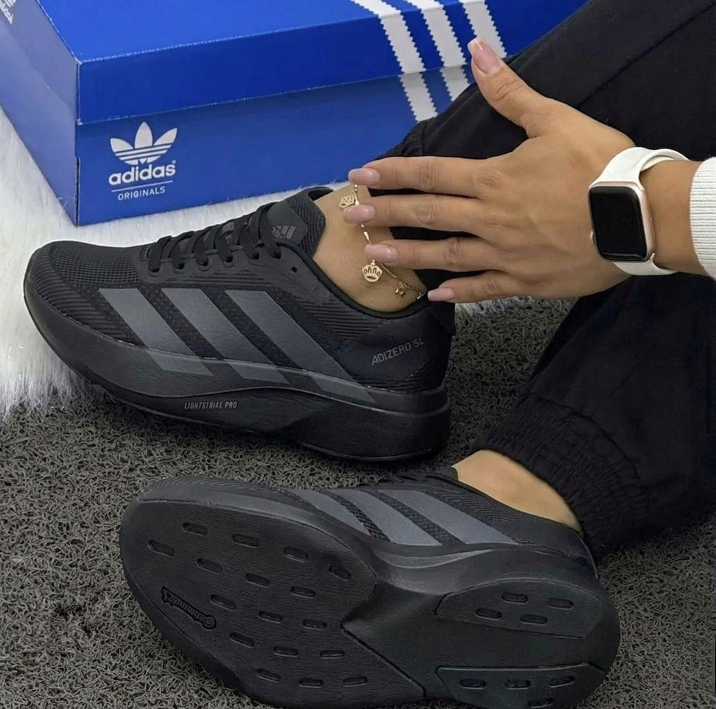 ZAPATILLAS DEPORTIVAS ADIDAS - CAMINA Y CORRE CON LA MÁXIMA COMODIDAD EN CADA PASO