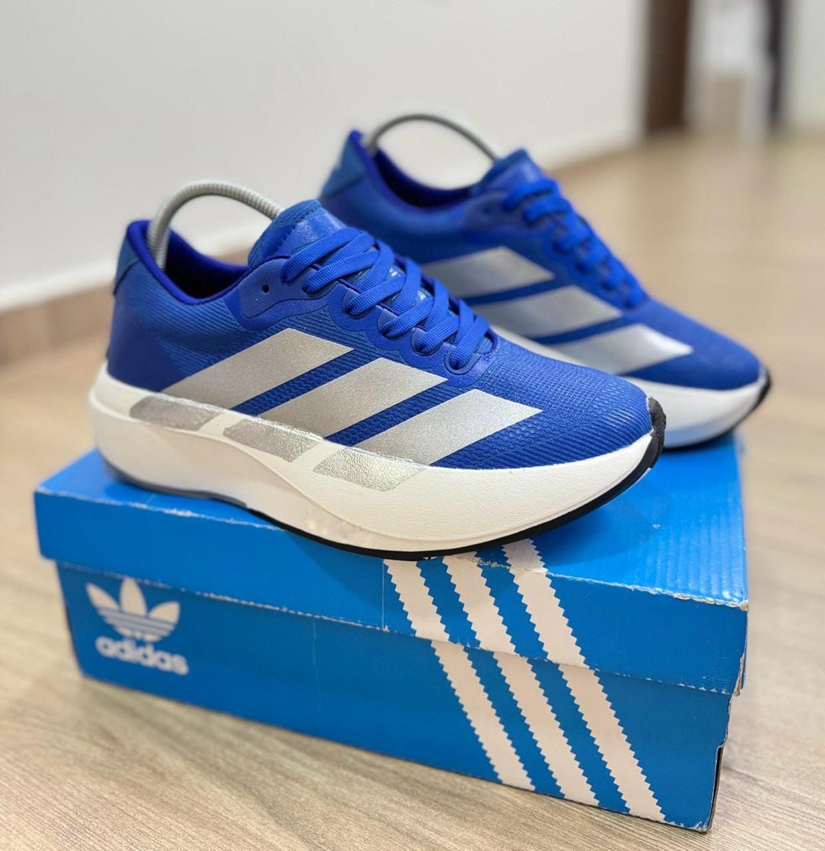 ZAPATILLAS DEPORTIVAS ADIDAS - CAMINA Y CORRE CON LA MÁXIMA COMODIDAD EN CADA PASO