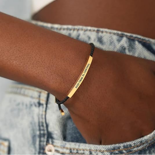 Pulsera "Dios tiene el Control" 18k